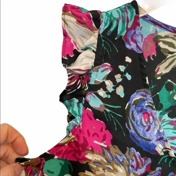 J. Crew Black Floral V Neck Top Flutter Sleeve Sz0 - Picture 4 of 16